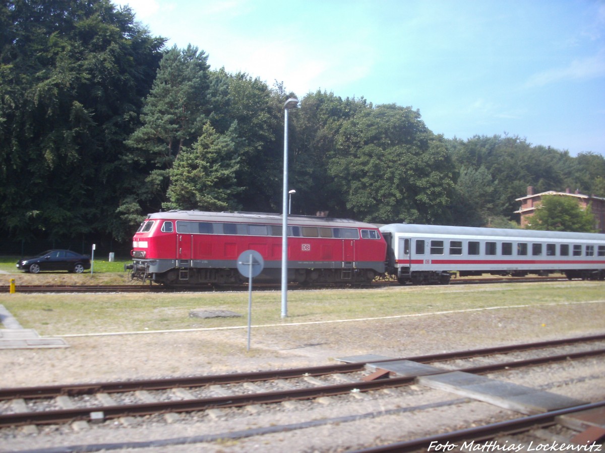 218 366 im Bahnhof Seebad Heringsdorf am 27.7.14