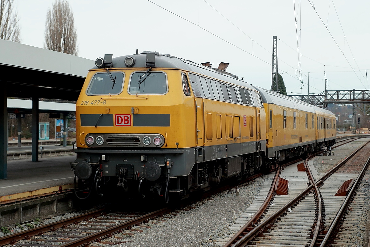 218 477-8 der DB Fahrwegmessung verlässt am 15.03.2018 den Lindauer Hauptbahnhof