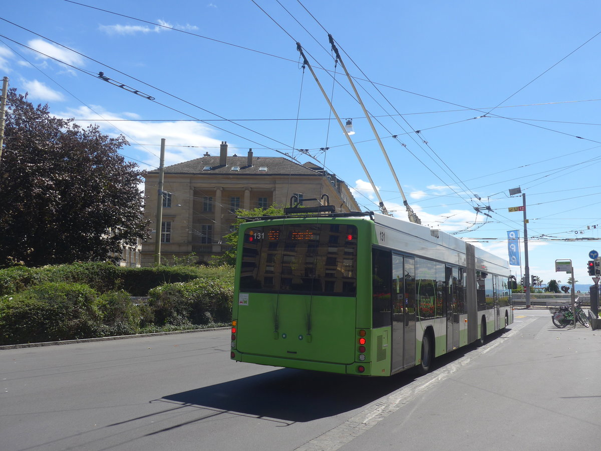 (218'557) - transN, La Chaux-de-Fonds - Nr. 131 - Hess/Hess Gelenktrolleybus am 6. Juli 2020 in Neuchtel, Place Pury
