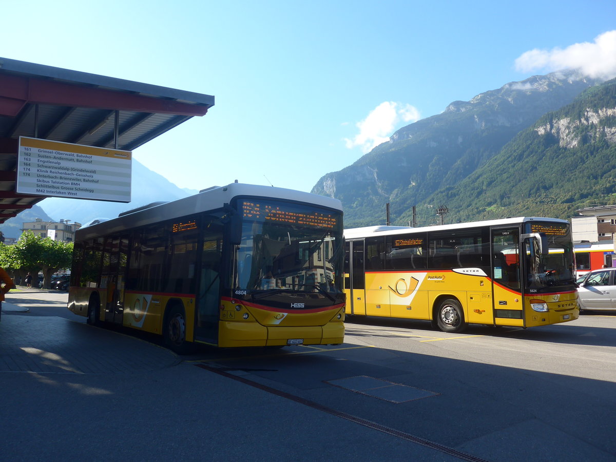 (218'615) - PostAuto Bern - BE 402'467 - Scania/Hess (ex AVG Meiringen Nr. 67; ex AVG Meiringen Nr. 76; ex Steiner, Messen) am 12. Juli 2020 in Meiringen, Postautostation