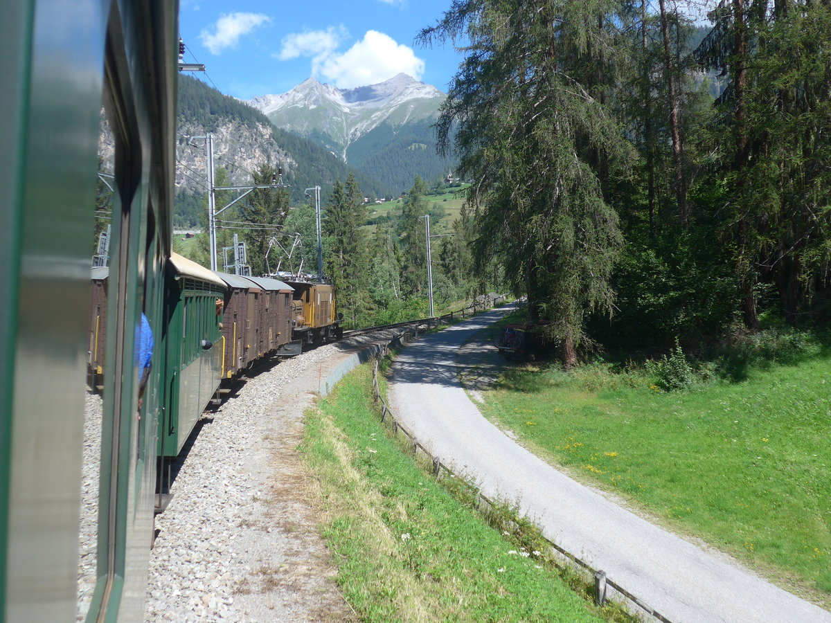 (218'883) - RhB-Nostalgiezug am 20. Juli 2020 bei Filisur