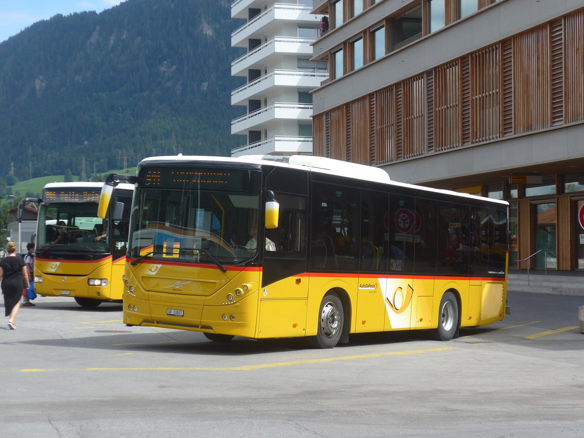 (219'814) - Bundi, Disentis - GR 93'897 - Volvo am 16. August 2020 beim Bahnhof Ilanz