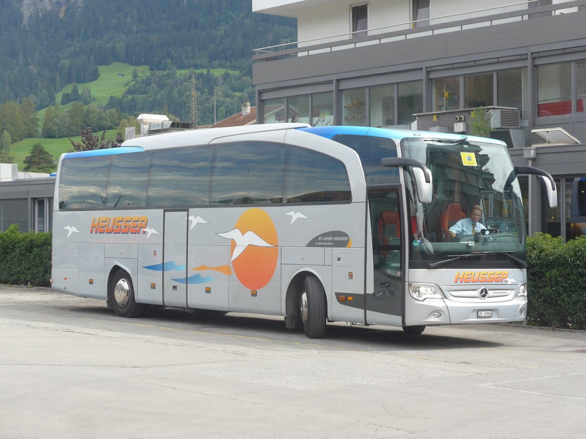 (219'833) - Heusser, Adetswil - ZH 19'906 - Mercedes am 16. August 2020 beim Bahnhof Ilanz