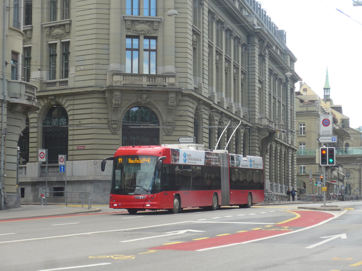 (220'071) - Bernmobil, Bern - Nr. 21 - Hess/Hess Gelenktrolleybus am 23. August 2020 in Bern, Bollwerk