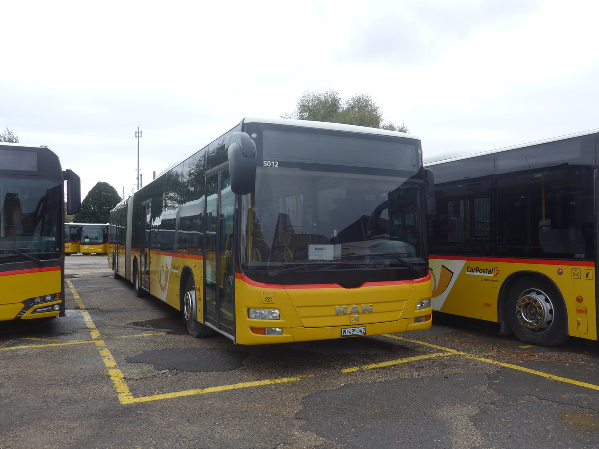 (220'311) - CarPostal Ouest - VD 495'042 - MAN am 30. August 2020 in Yverdon, Garage