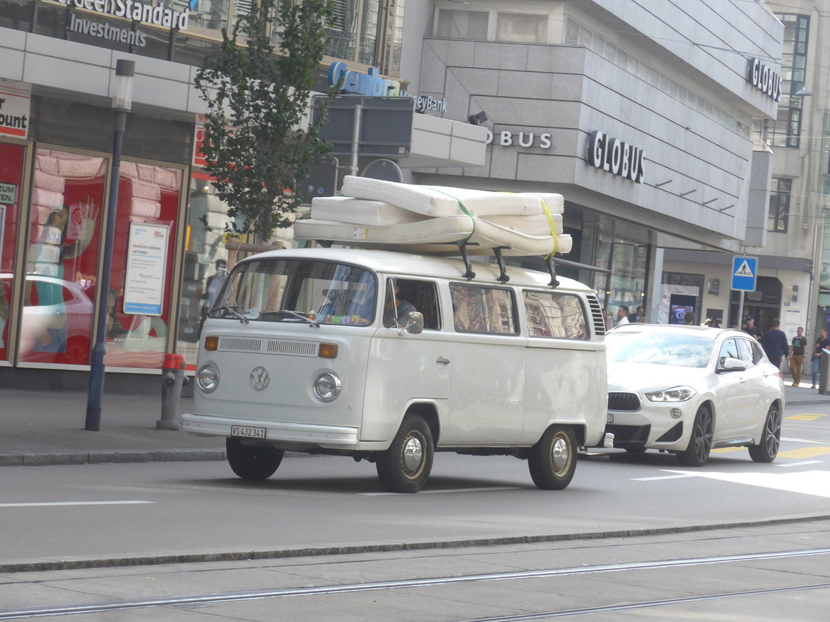 (220'968) - VW-Bus - VS 432'341 - am 22. September 2020 in Z�rich, L�wenstrasse