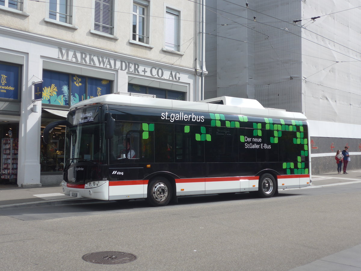 (221'242) - St. Gallerbus, St. Gallen - Nr. 220/SG 198'220 - Solaris am 24. September 2020 beim Bahnhof St. Gallen