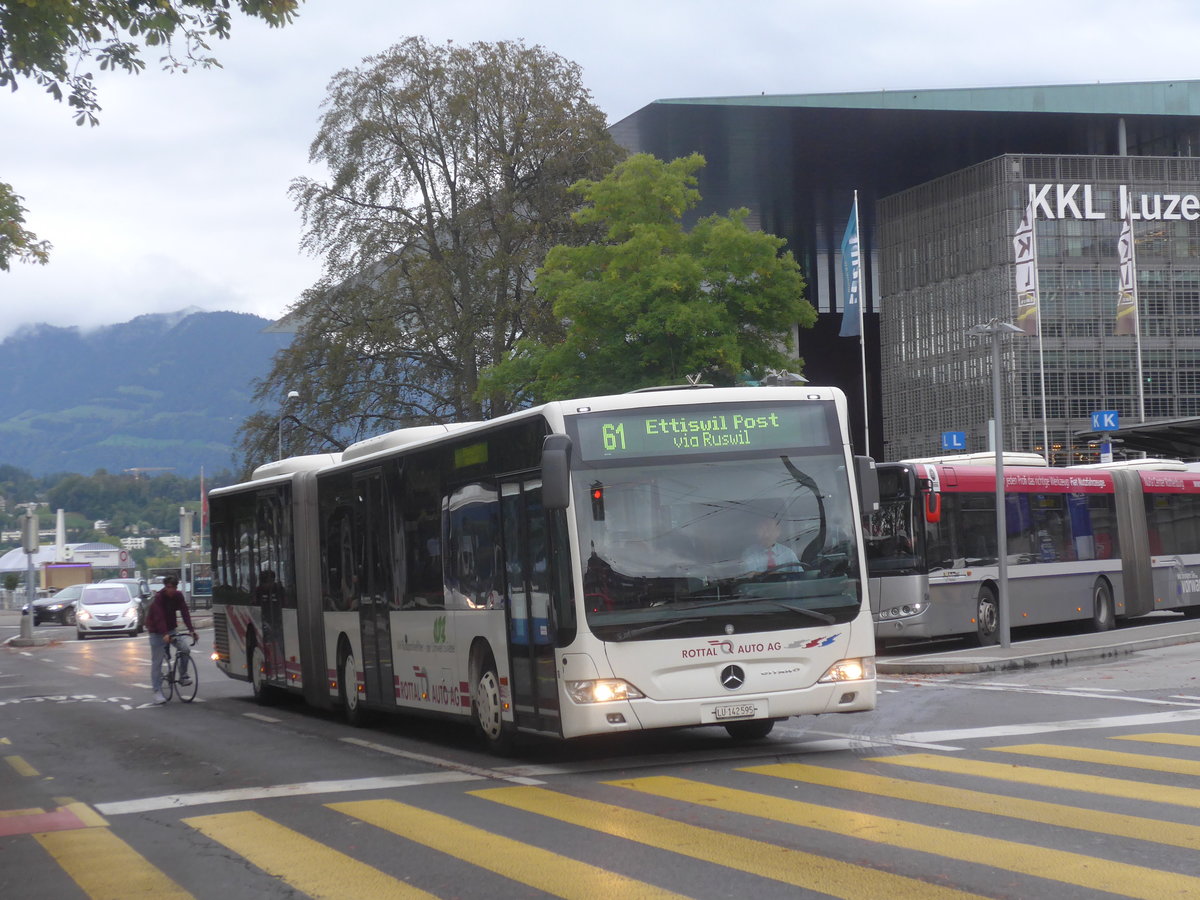 (221'394) - ARAG Ruswil - Nr. 16/LU 142'595 - Mercedes am 25. September 2020 beim Bahnhof Luzern