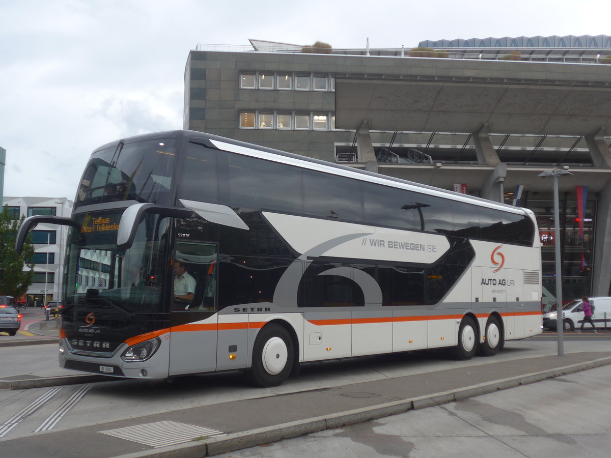 (221'410) - AAGU Altdorf - Nr. 17/UR 9000 - Setra am 25. September 2020 beim Bahnhof Luzern