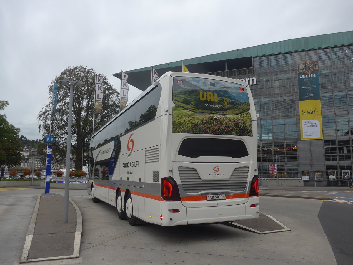 (221'417) - AAGU Altdorf - Nr. 17/UR 9000 - Setra am 25. September 2020 beim Bahnhof Luzern