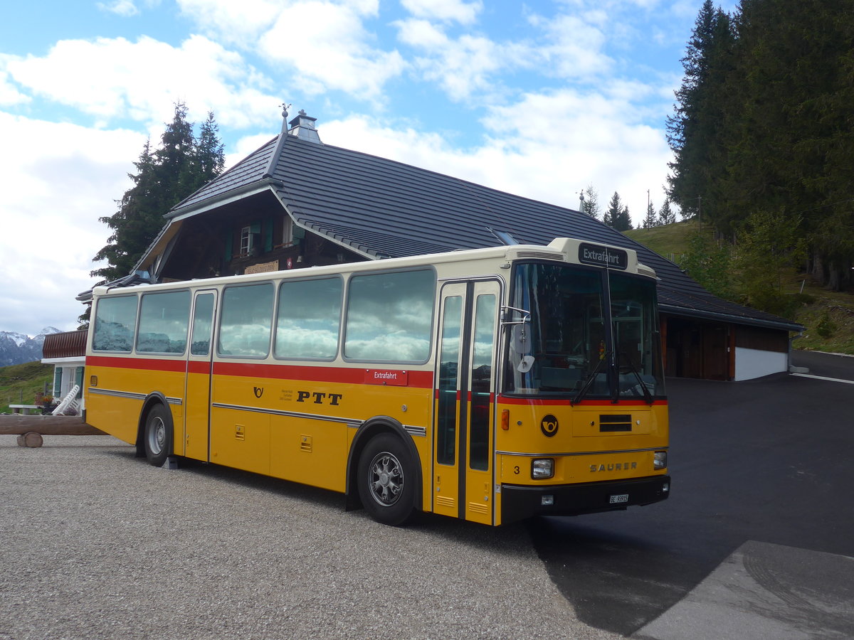 (221'611) - Kolb, Grasswil - Nr. 3/BE 93'915 - Saurer/R&J (ex Schmocker, Stechelberg Nr. 3; ex Schmocker, Stechelberg Nr. 1; ex Gertsch, Stechelberg Nr. 1) am 4. Oktober 2020 in Plaffeien, Gurli