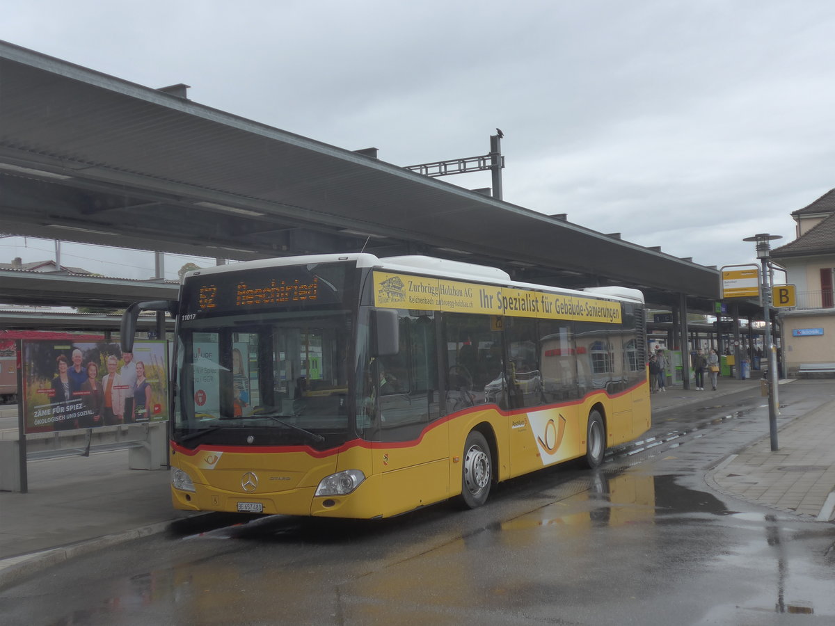 (221'692) - PostAuto Bern - BE 657'480 - Mercedes am 10. Oktober 2020 beim Bahnhof Spiez