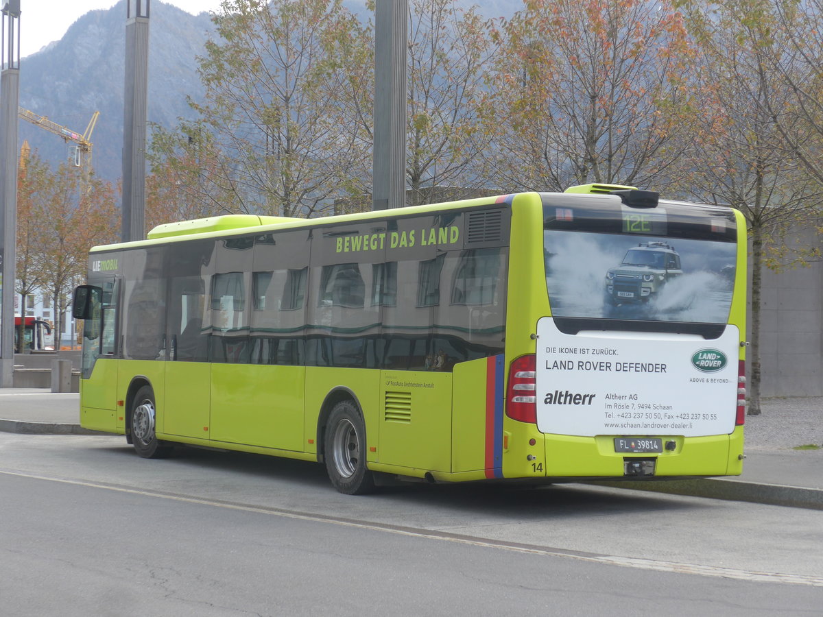 (222'361) - Aus Liechtenstein: PLA Vaduz - Nr. 14/FL 39'814 - Mercedes am 22. Oktober 2020 beim Bahnhof Sargans