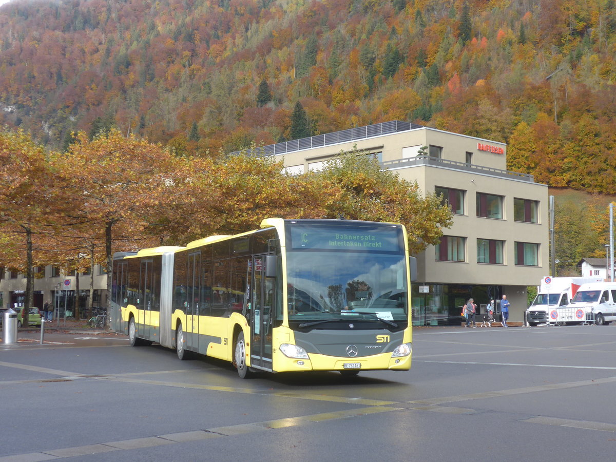 (222'602) - STI Thun - Nr. 161/BE 752'161 - Mercedes am 24. Oktober 2020 beim Bahnhof Interlaken Ost