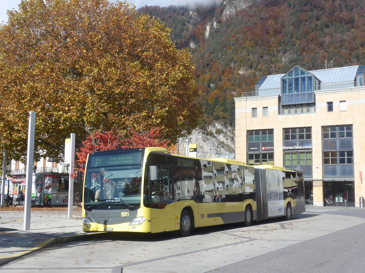 (222'640) - STI Thun - Nr. 163/BE 752'163 - Mercedes am 24. Oktober 2020 beim Bahnhof Interlaken West