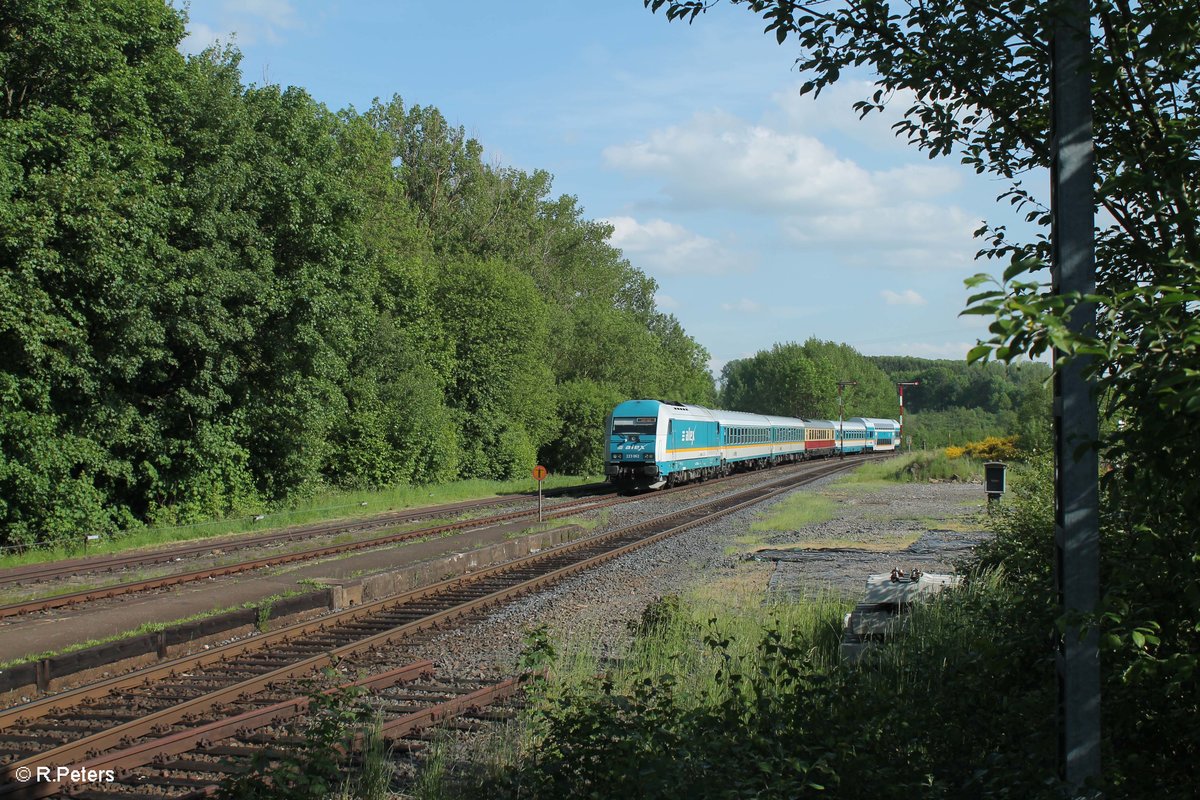 223 062 erreichte Reuth bei Erbendorf mit dem ALX84110 München - Hof. 26.05.16