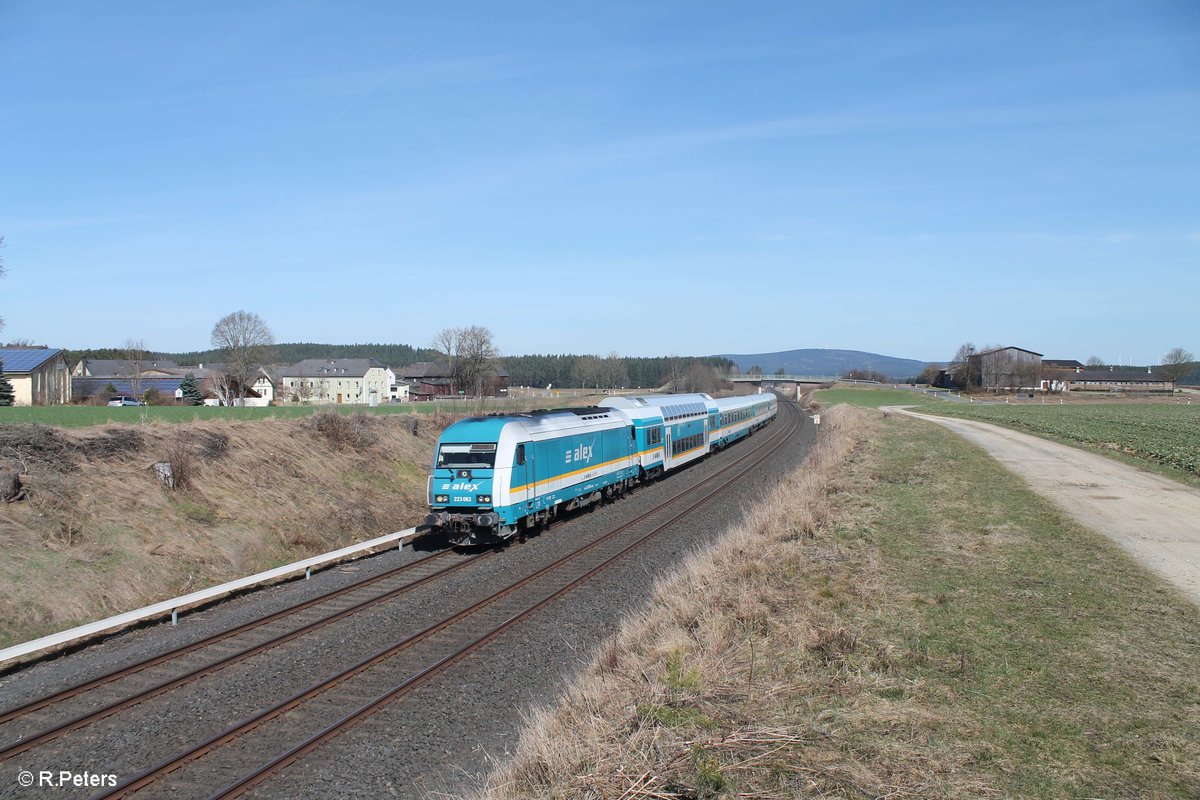 223 062 zieht den ALX84111 Hof - München bei Neudes. 26.03.17