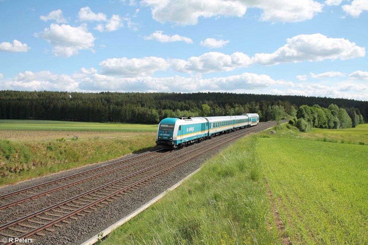 223 063 mit dem ALX RE2 798 München - Hof bei Neudes. 28.05.22