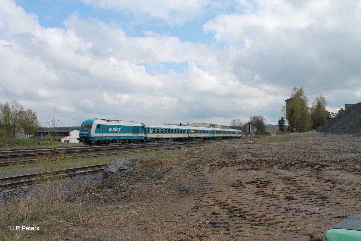 223 063 mit dem Flachen ALx84106 München - Hof in Pechbrunn.16.04.14