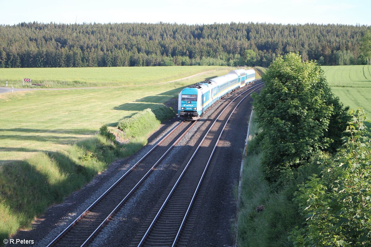 223 064 + 223 072 mit dem RE2 ALX 79875 München - Hof bei Neudes. 02.06.22