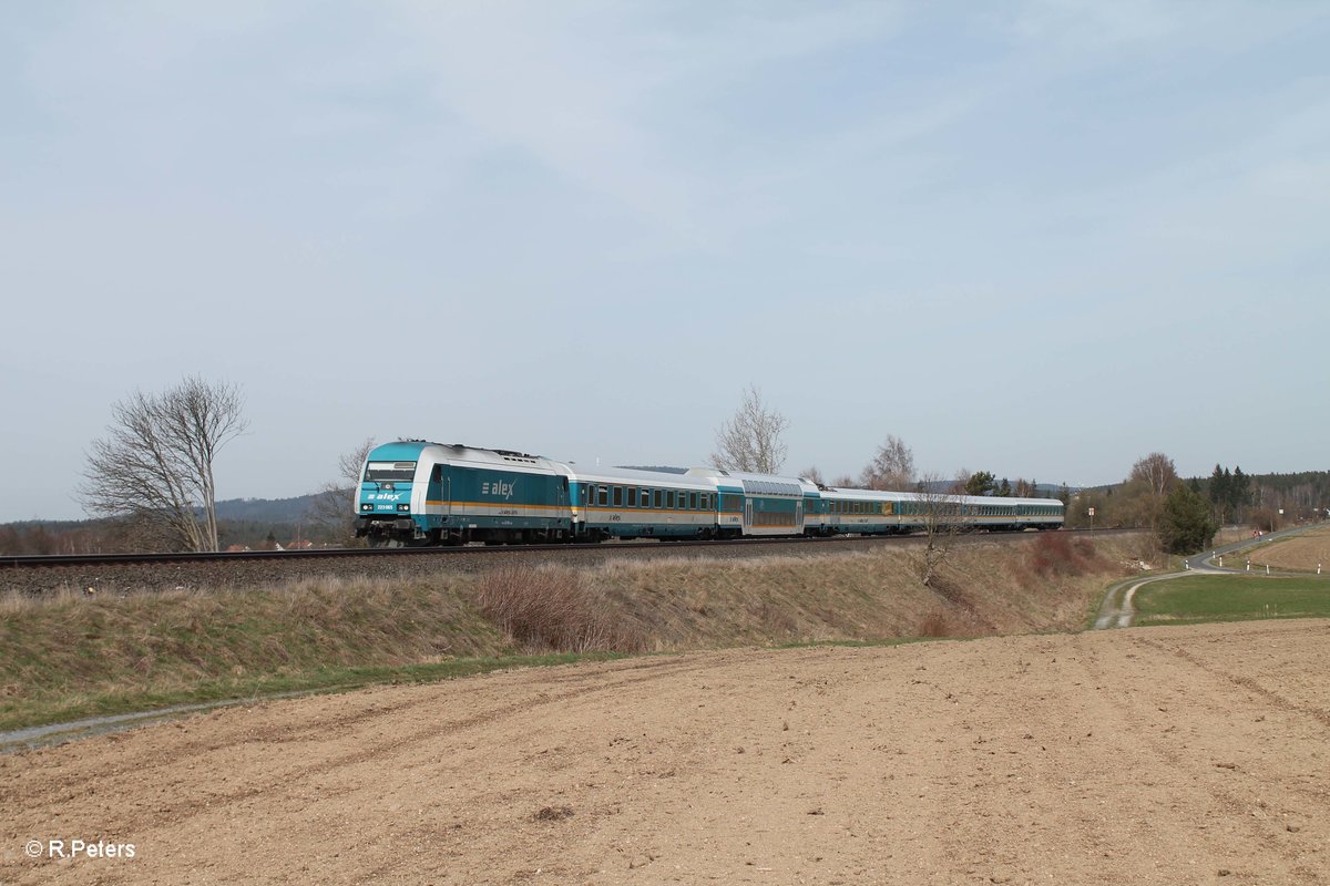 223 065 zieht den ALX81115 Hof - München bei Habnith bei Marktleuthen. 03.04.16