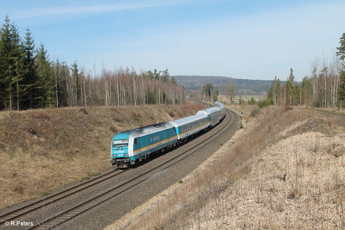 223 065 zieht bei Schönfeld den ALX84111 Hof - München. 25.03.17