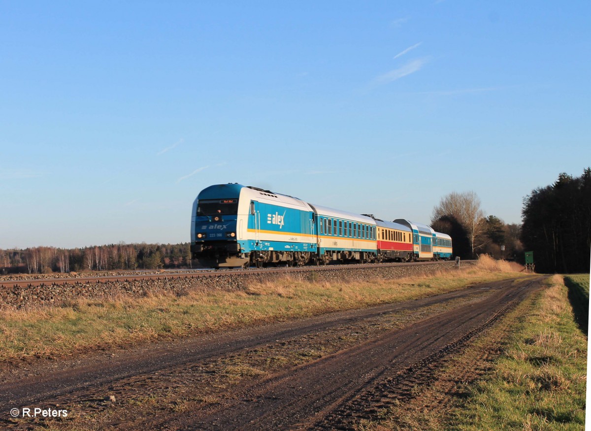 223 066 zieht bei Oberteich den ALX84108 München - Hof 29.01.16