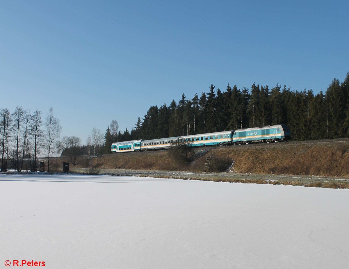 223 068 zieht den ALX84103 München - Hof bei Oberteich. 21.02.18