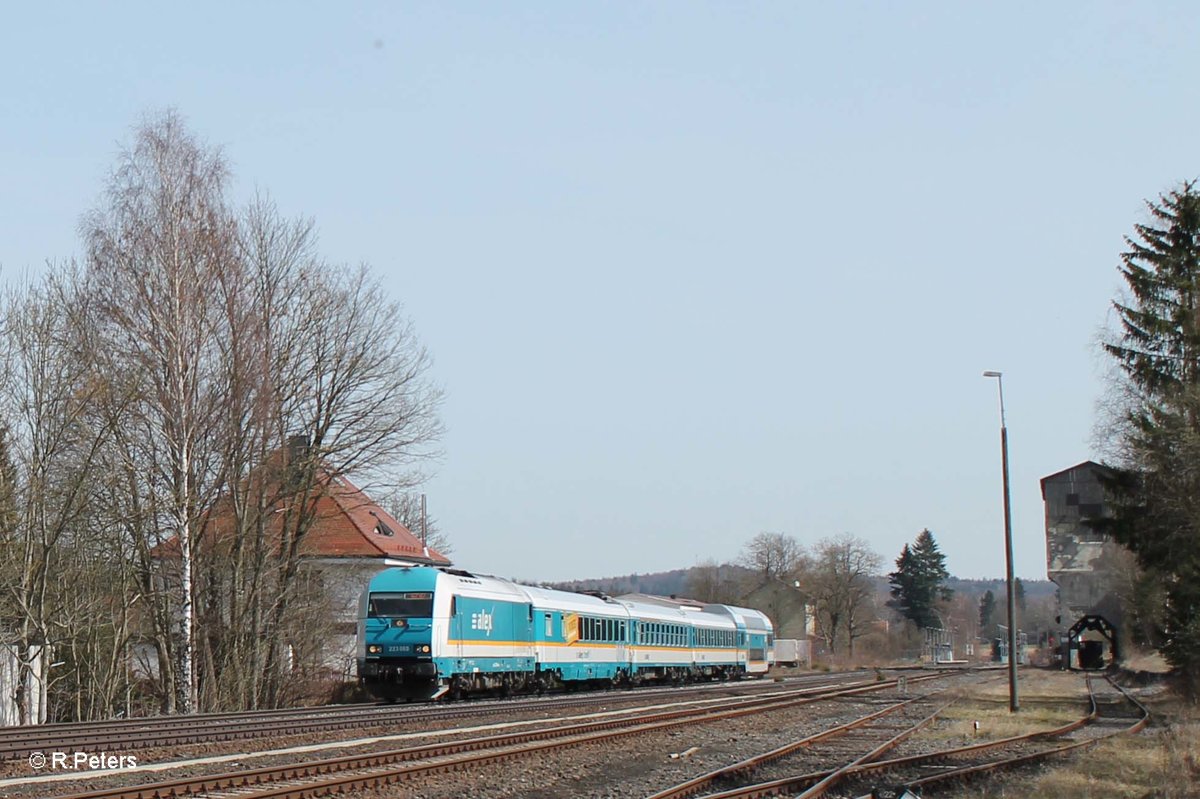 223 069 durchfährt Pechbrunn mit dem ALX84106 München - Hof. 02.04.16