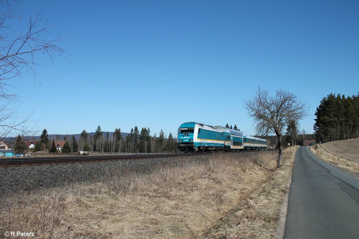 223 069 zieht den RE2 79858 Hof - München bei Marktleuthen. 12.03.22