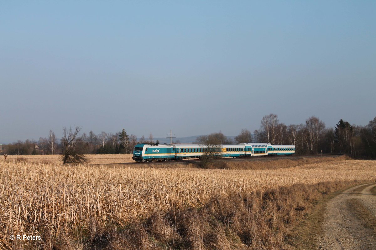 223 070 zieht bei Unterthlau den ALX84108 Mnchen - Hof. 18.03.16