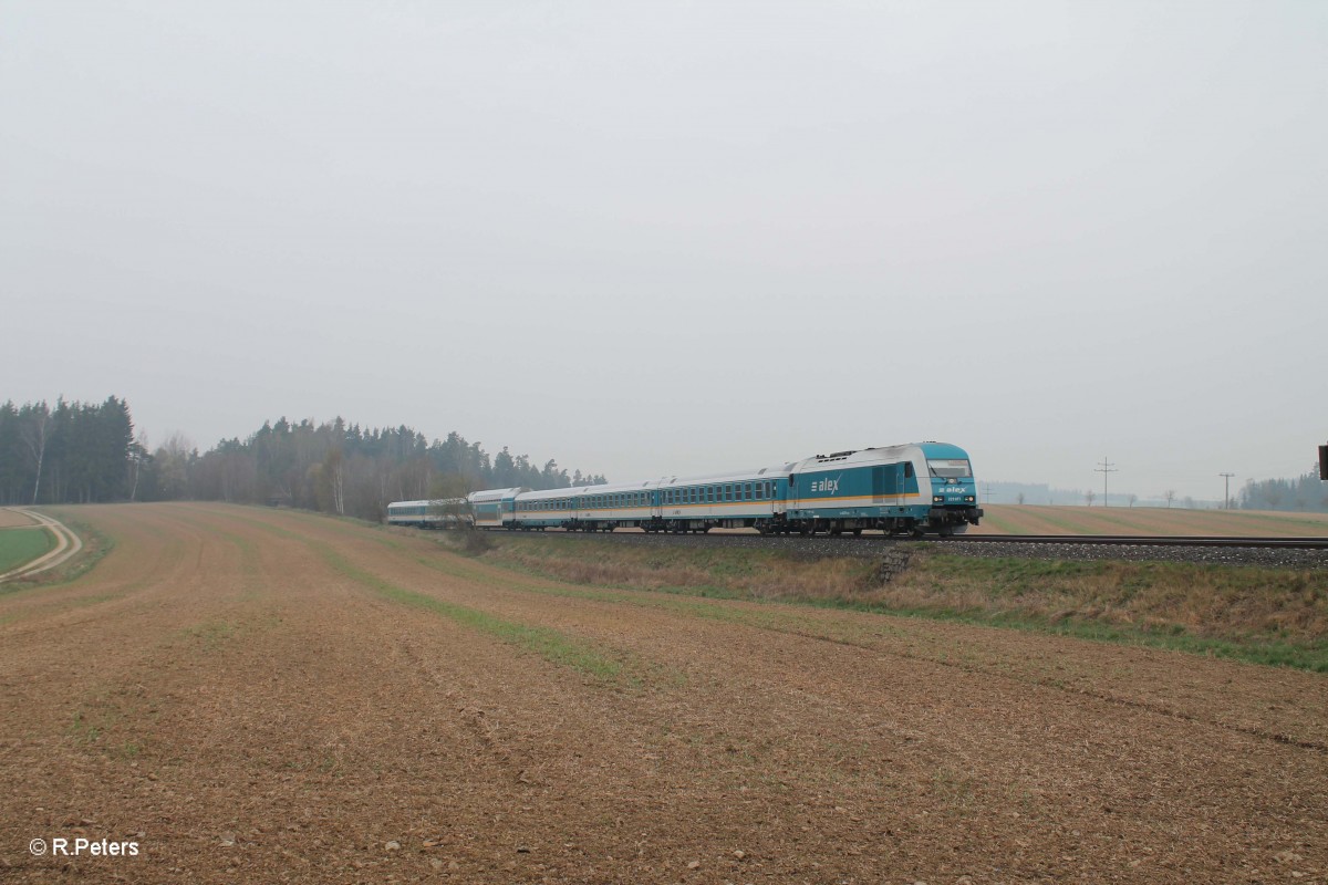 223 071 zieht bei Unterthölau den ALX84111 Hof - München. 05.04.14