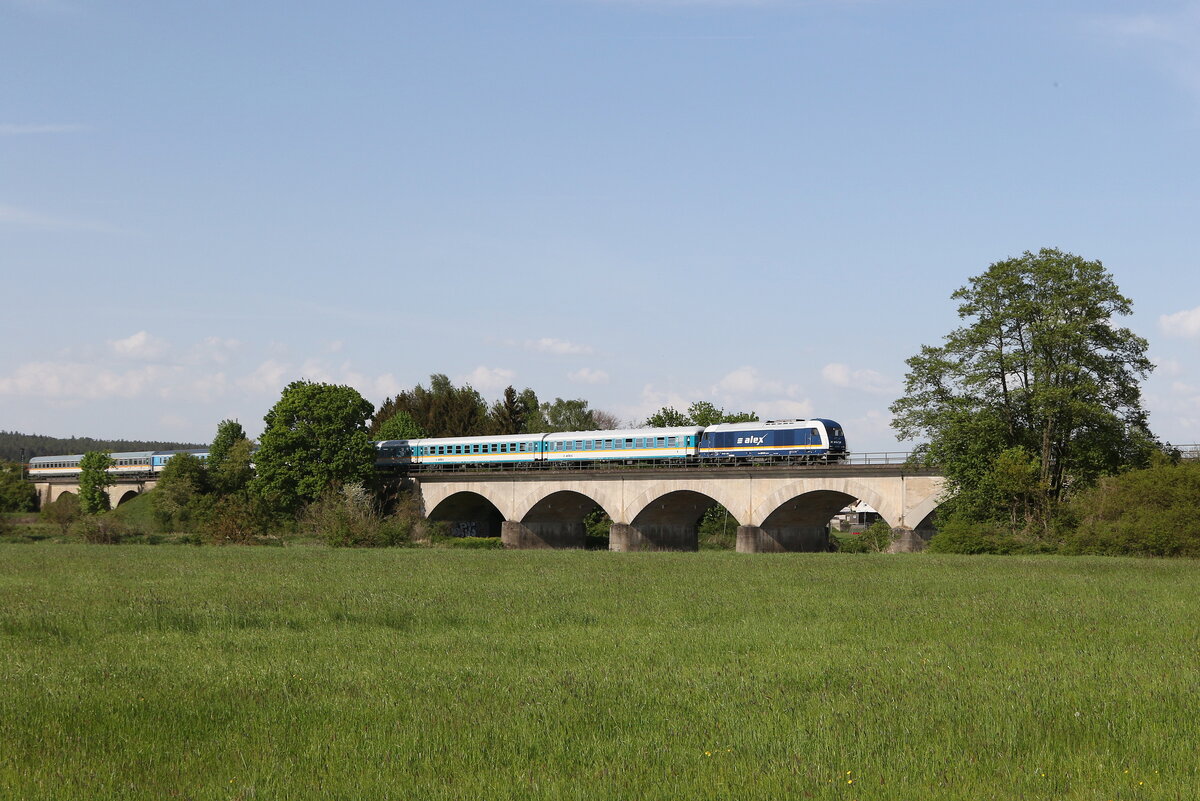 223 081 auf dem Weg nach Regensburg am 30. April 2024 bei Regenstauf.