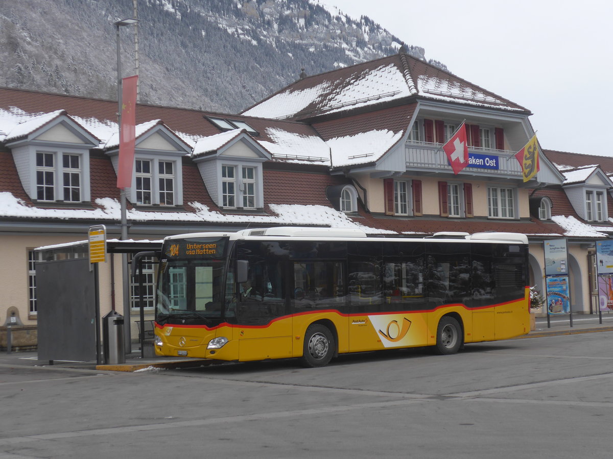 (223'171) - PostAuto Bern - BE 534'630 - Mercedes am 27. Dezember 2020 beim Bahnhof Interlaken Ost