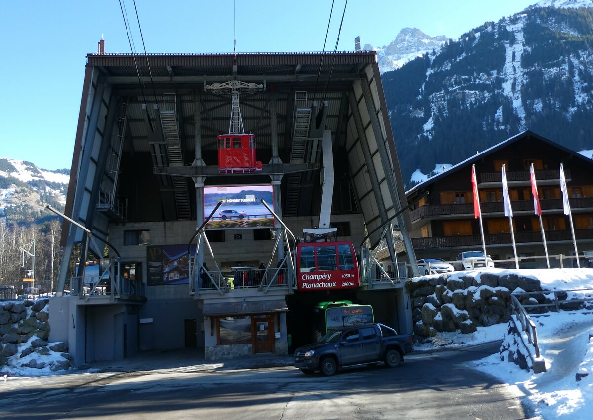 (223'463) - Alte und neue Luftseilbahn am 29. Januar 2022 in Champ�ry