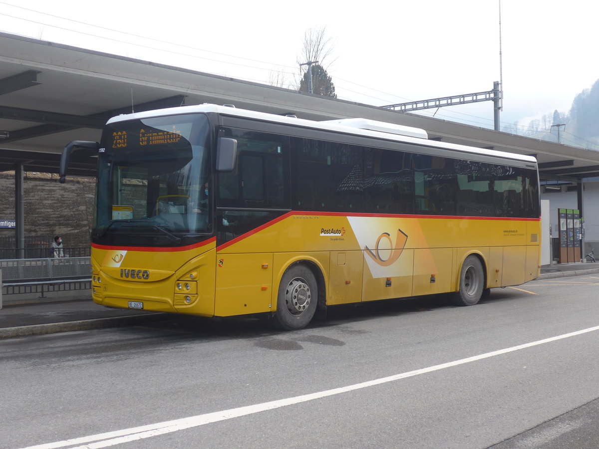 (223'481) - Spring, Schwenden - BE 26'672 - Iveco am 11. Februar 2021 beim Bahnhof Oey-Diemtigen