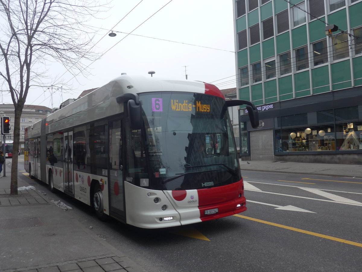 (223'535) - TPF Fribourg - Nr. 6607/FR 301'547 - Hess/Hess Gelenktrolleybus am 12. Februar 2021 beim Bahnhof Fribourg
