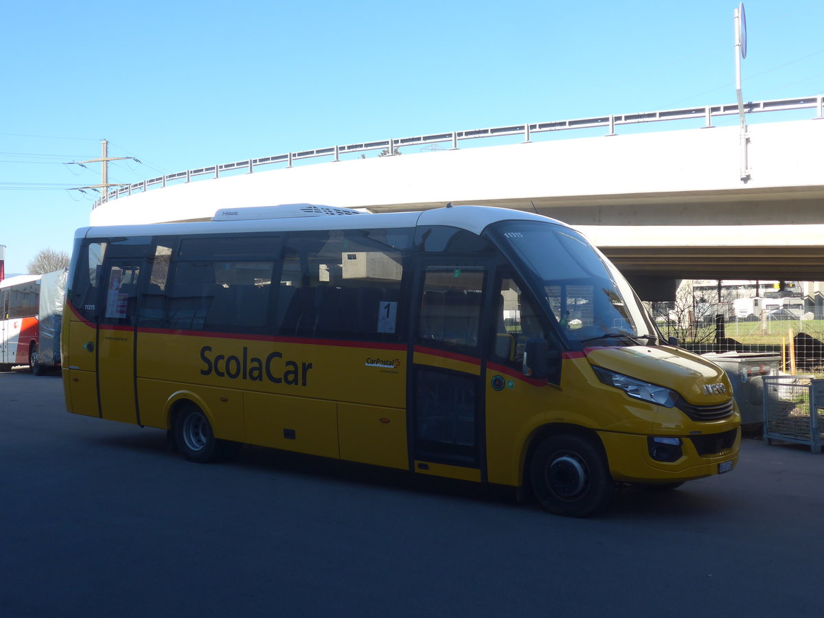 (223'683) - CarPostal Ouest - VD 457'246 - Iveco/Rosero am 21. Februar 2021 in Kerzers, Interbus