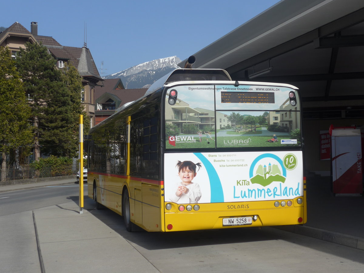 (223'772) - PostAuto Zentralschweiz - Nr. 18/NW 5258 - Solaris (ex Thepra, Stans Nr. 18) am 26. Februar 2021 beim Bahnhof Sarnen