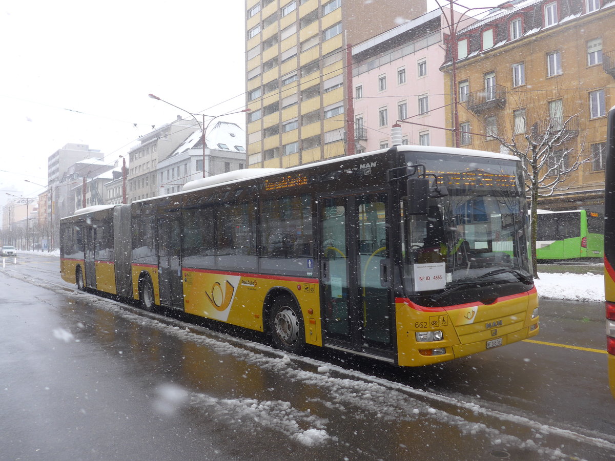 (224'135) - PostAuto Bern - Nr. 662/NE 165'363 - MAN (ex BE 610'549) - am 14. Mrz 2021 beim Bahnhof La Chaux-de-Fonds (Einsatz CarPostal)