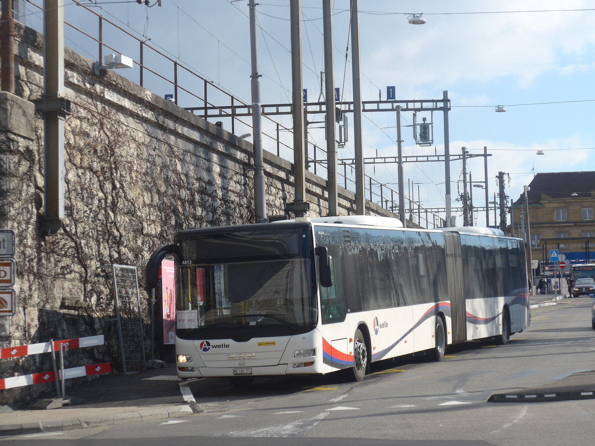 (224'233) - PostAuto Nordschweiz - NE 165'371 - MAN (ex AG 271'181) am 20. Mrz 2021 beim Bahnhof Neuchtel (Einsatz CarPostal)