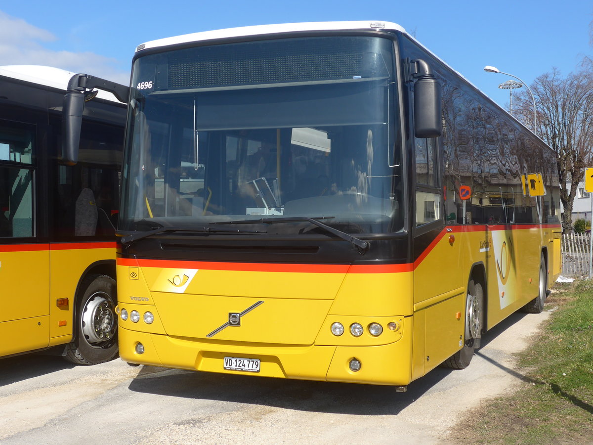 (224'308) - CarPostal Ouest - VD 124'779 - Volvo am 20. Mrz 2021 in Yverdon, Garage