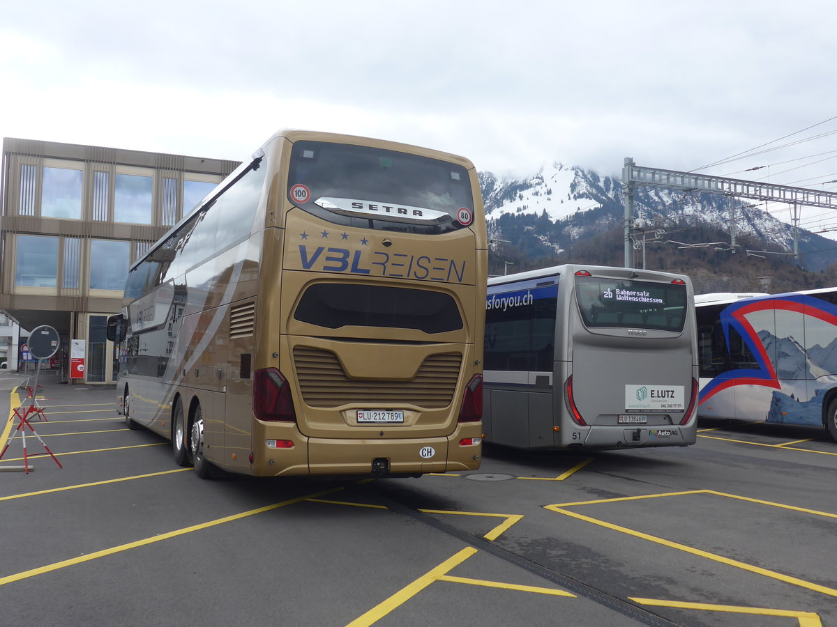 (224'436) - VBL Luzern - Nr. 808/LU 212'789 - Setra am 27. Mrz 2021 beim Bahnhof Stansstad