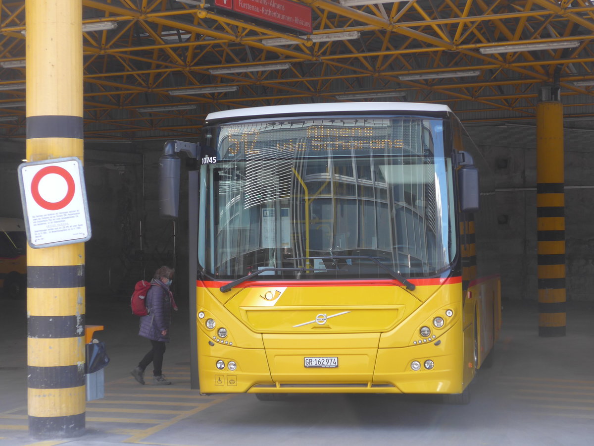 (224'518) - PostAuto Graubnden - GR 162'974 - Volvo am 28. Mrz 2021 in Thusis, Postautostation