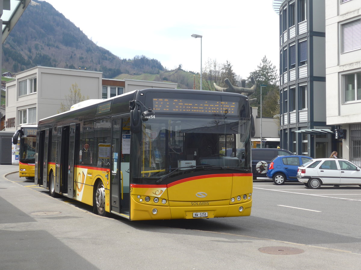 (224'848) - PostAuto Zentralschweiz - Nr. 57/NW 5258 - Solaris (ex Nr. 18; ex Thepra, Stans nr. 18) am 5. April 2021 beim Bahnhof Stans