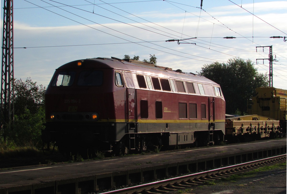 225 094-2 von EBM Cargo GMBH durchfuhr am 26.09.2014 den Bahnhof Weiterstadt