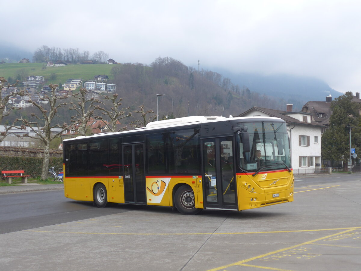 (225'064) - PostAuto Zentralschweiz - Nr. 12/OW 12'275 - Volvo (ex Dillier, Sarnen Nr. 12) am 18. April 2021 beim Bahnhof Sarnen