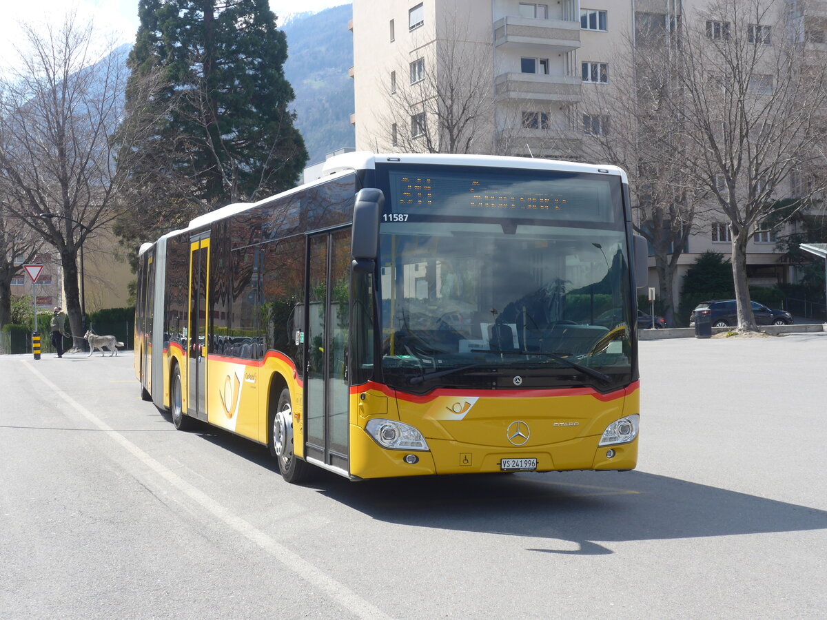 (225'134) - Buchard, Leytron - VS 241'996 - Mercedes am 19. April 2021 beim Bahnhof Martigny