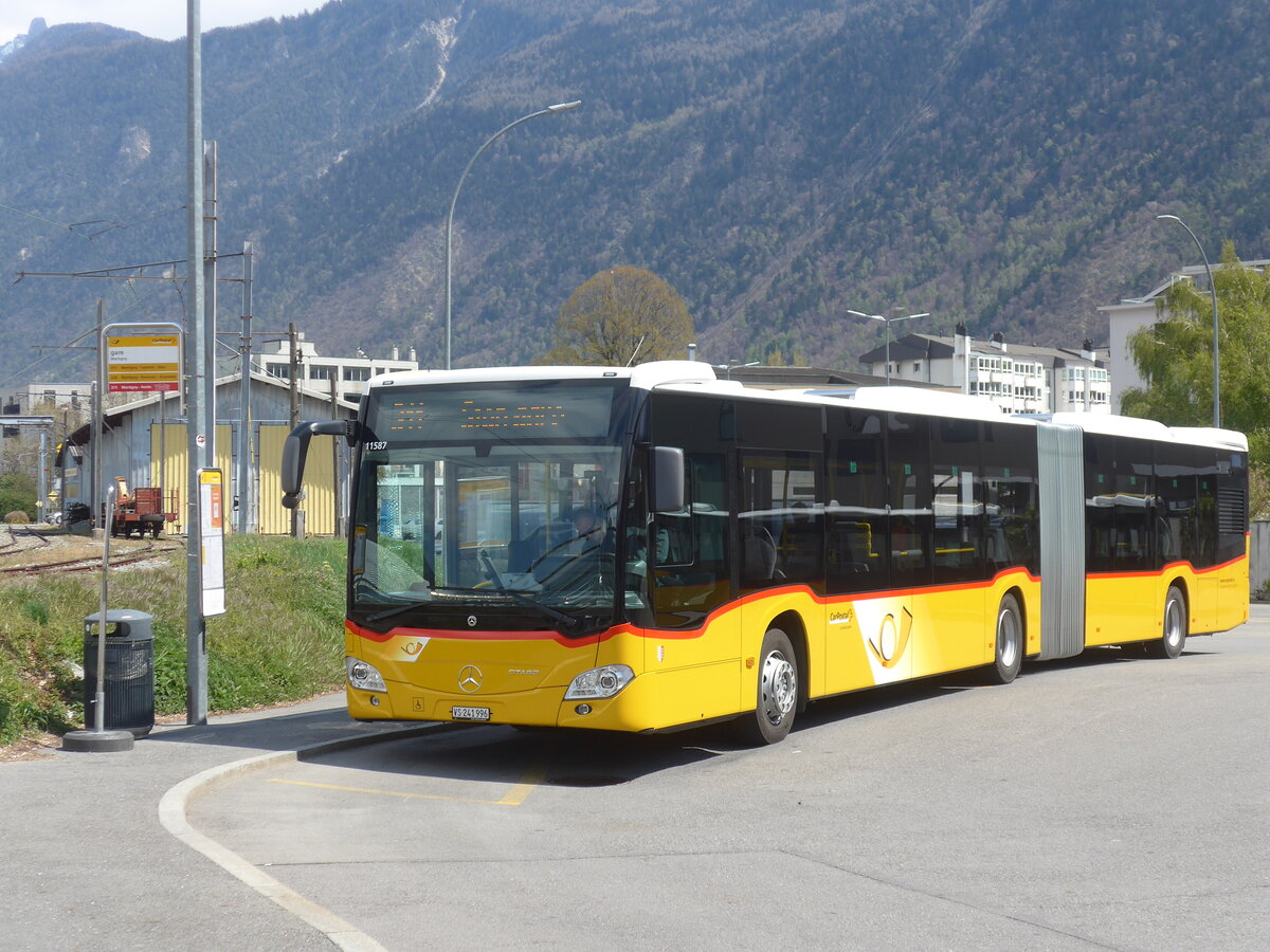 (225'136) - Buchard, Leytron - VS 241'996 - Mercedes am 19. April 2021 beim Bahnhof Martigny