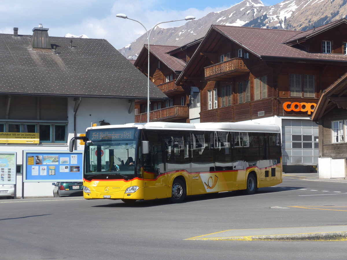 (225'193) - Flck, Brienz - Nr. 4/BE 517'311 - Mercedes am 21. April 2021 beim Bahnhof Brienz